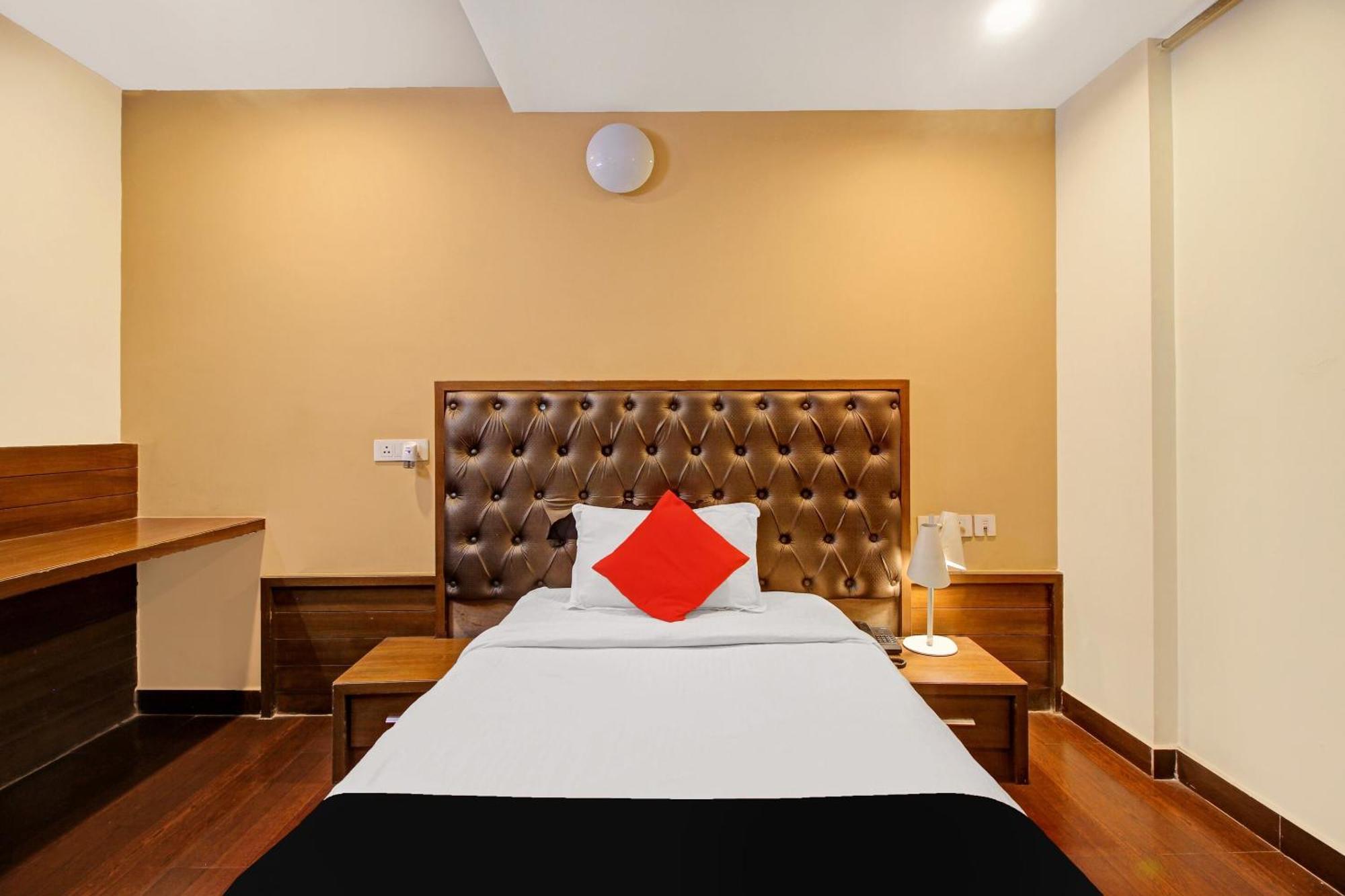 Trimulgherry Collection O 82357 Hotel Surabhi Pride מראה חיצוני תמונה
